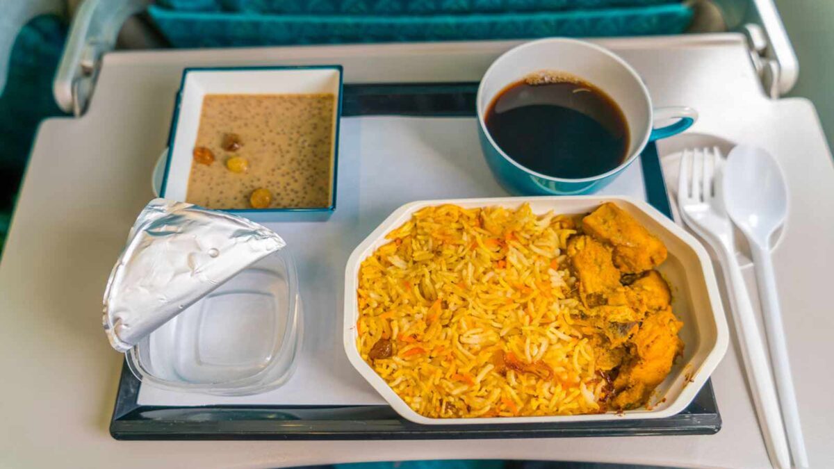 Flight Attendant Warns Of The Foods You Should Never Eat On A Plane