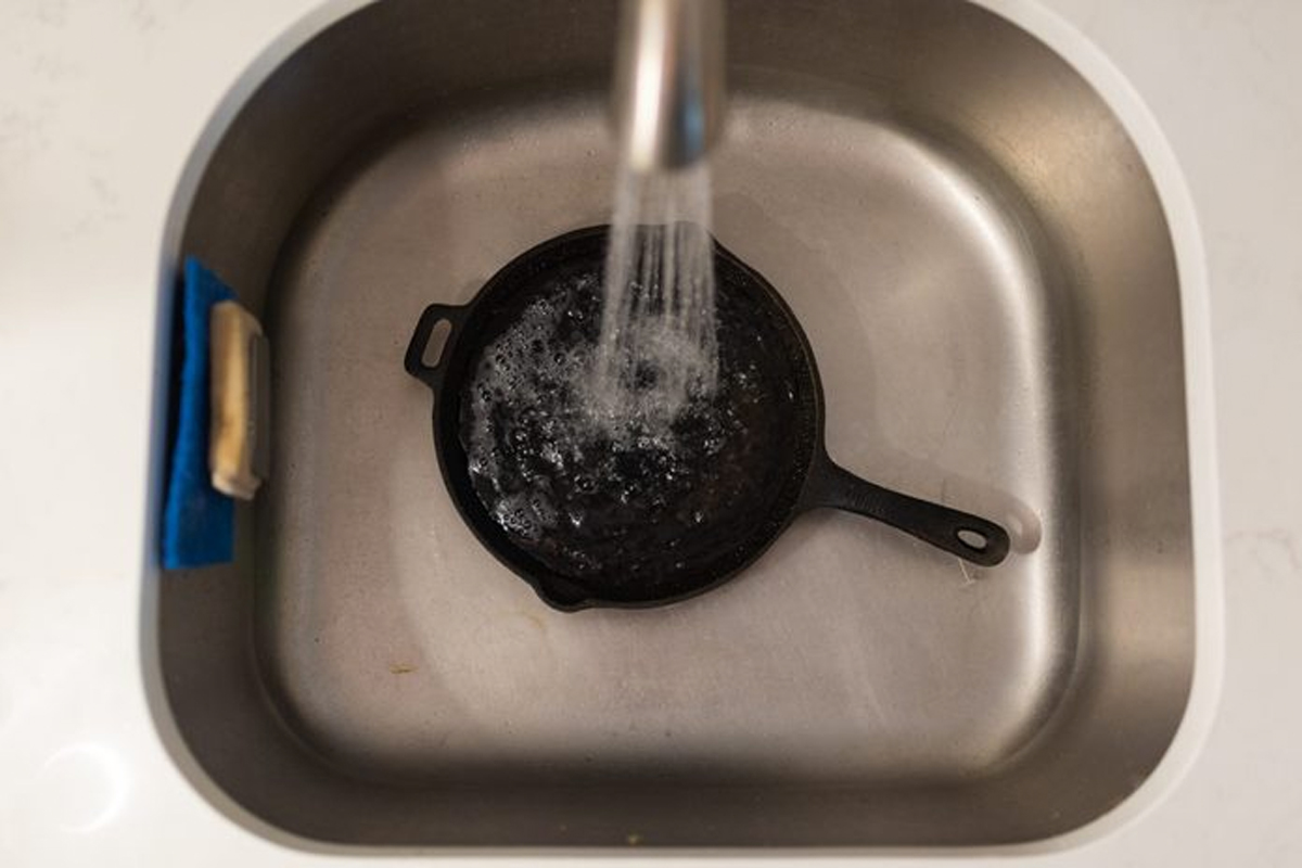 How To Clean A Cast Iron Skillet & Not Totally F*ck It Up