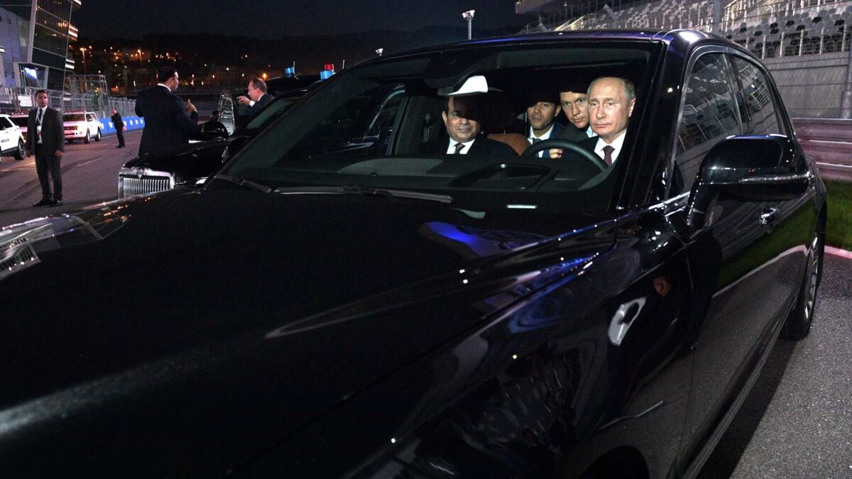 Meet Vladimir Putin’s 7-Tonne Knock-Off Rolls-Royce