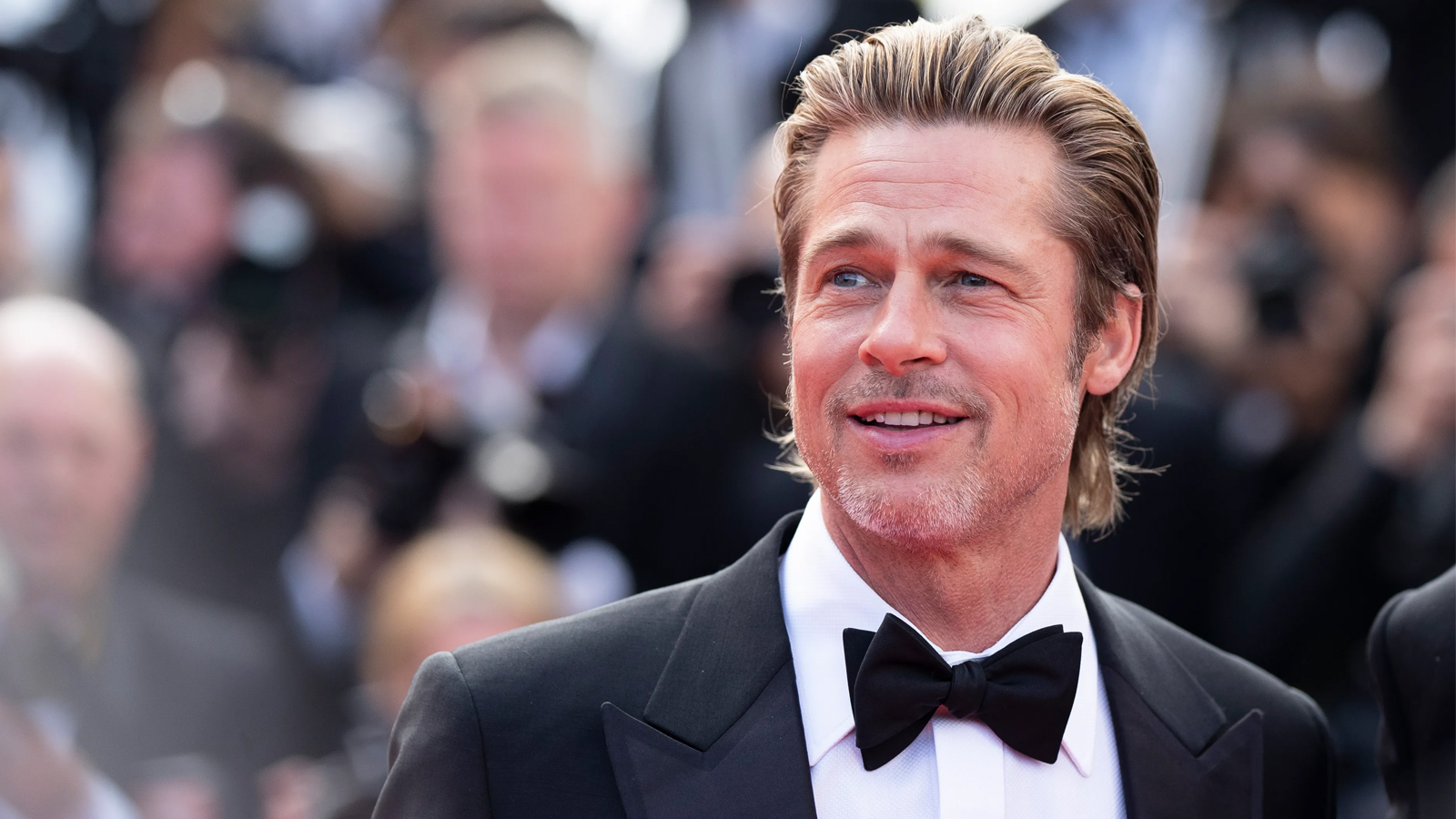 Brad Pitt Admits To Shamelessly Signing Autographs As Matt Damon