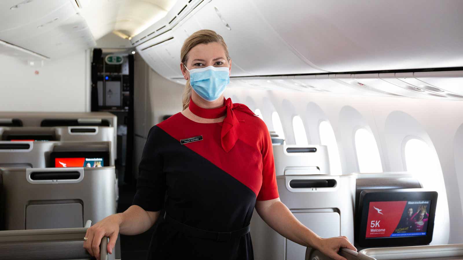 Qantas’ Latest Mask Rules Make Absolutely Zero Sense