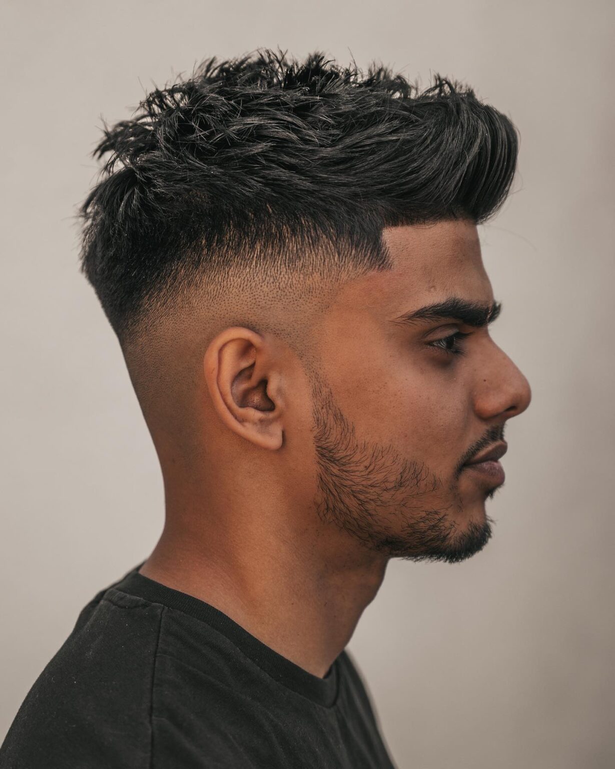 Mid Fade Quiff Haircut - bg8xkjy