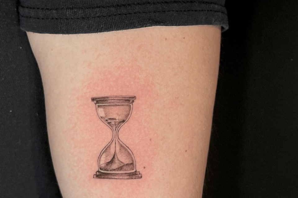 Hourglass Small Tattoo Source @caromontoyatattoo via Instagram