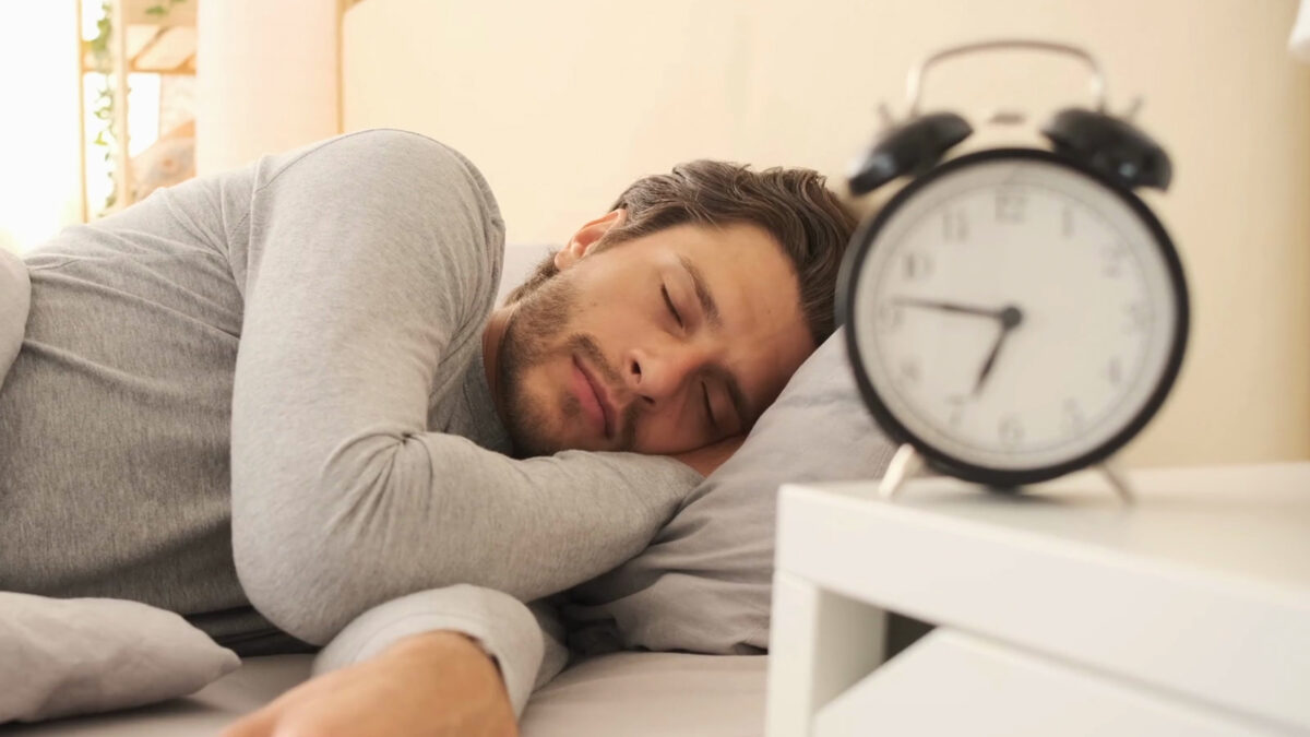 I Switched My Phone For An Alarm Clock, Here’s Why You Should Too