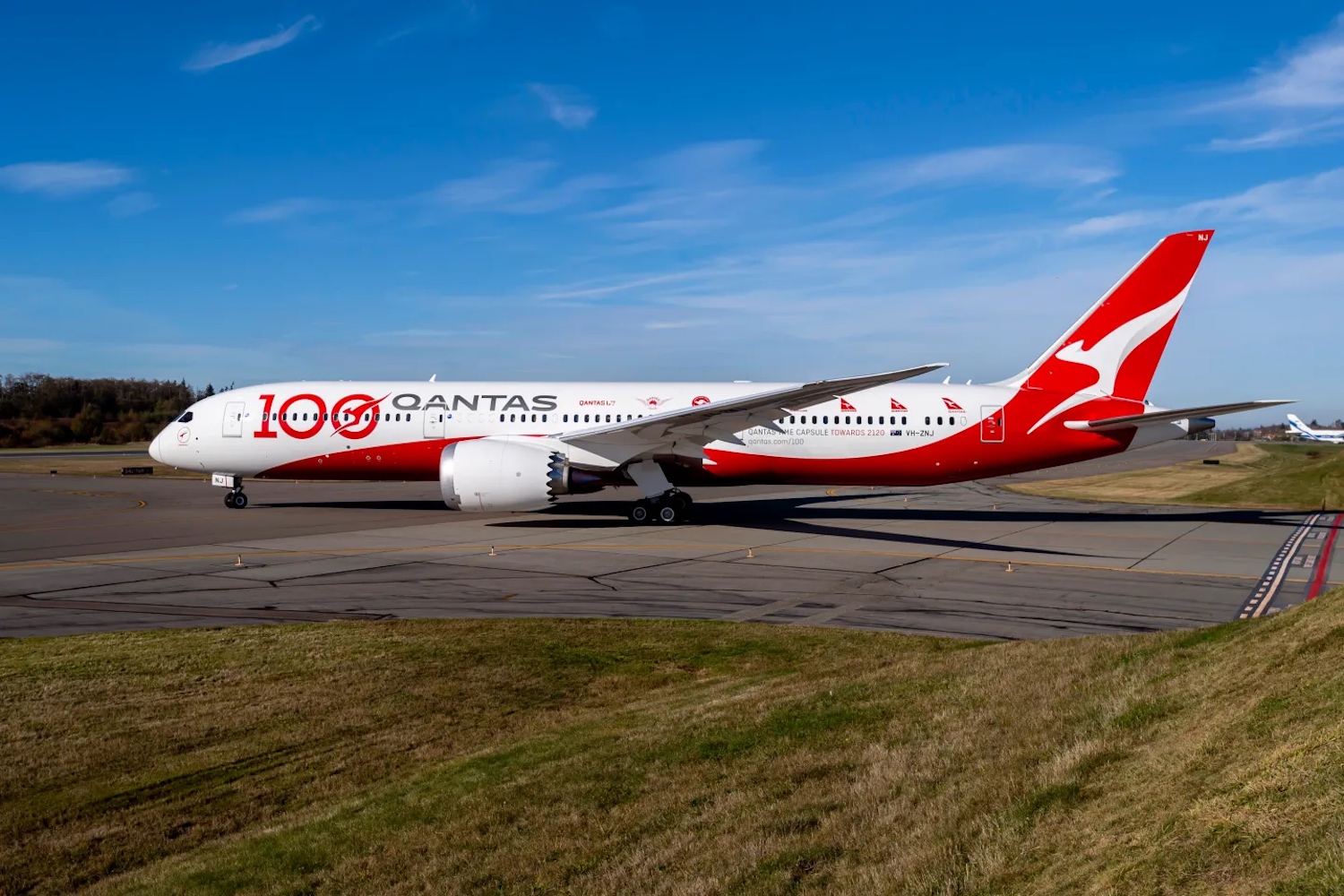 Qantas Passengers Spend Entire Night On Tarmac In Newcastle