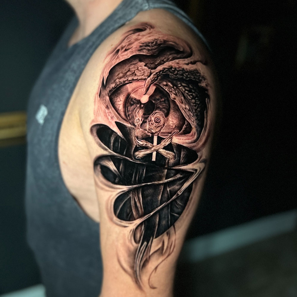 Optical Illusion Shoulder Tattoos @tattoos_oescorpion via Instagram