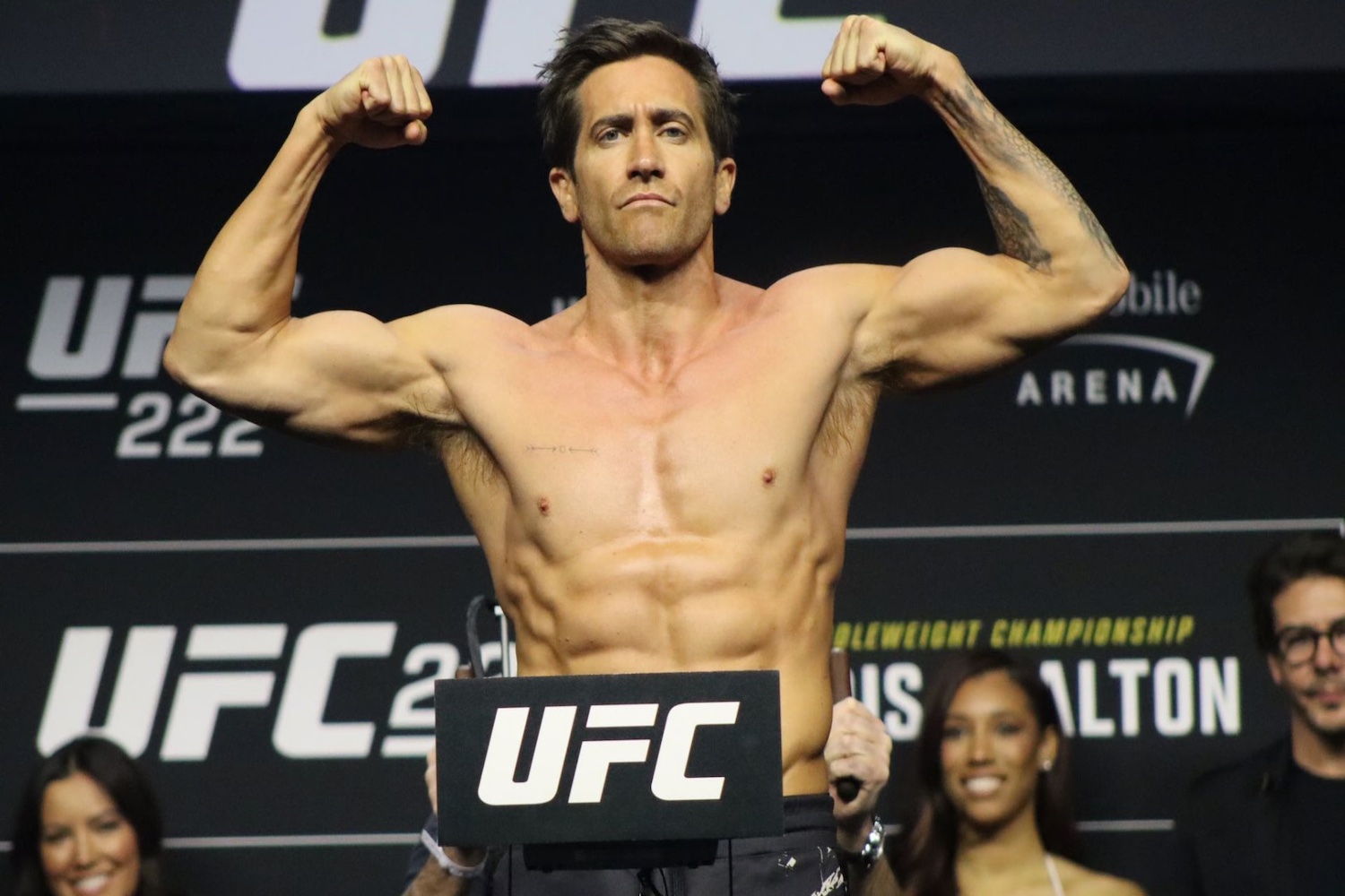 absorptie zuiverheid Stralend Jake Gyllenhaal Shocks World With UFC Knockout And Jacked Physique - DMARGE