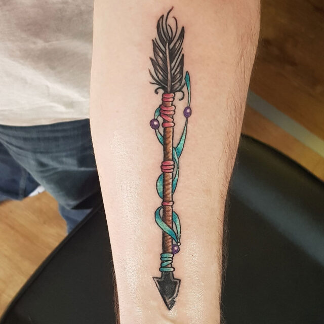 Tatuagem de braço de flecha