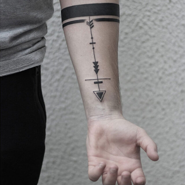 Tatuagem de braço de flecha