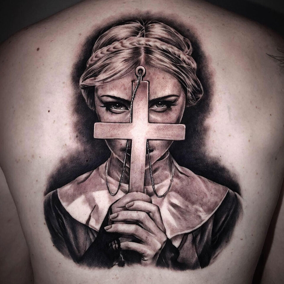 Back Cross Tattoo Source @flashink.bali via Instagram