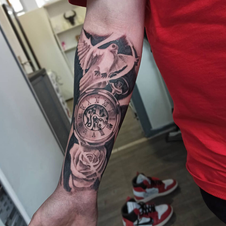 Clock Tattoo Source @gotham.ink.tattoo via Instagram