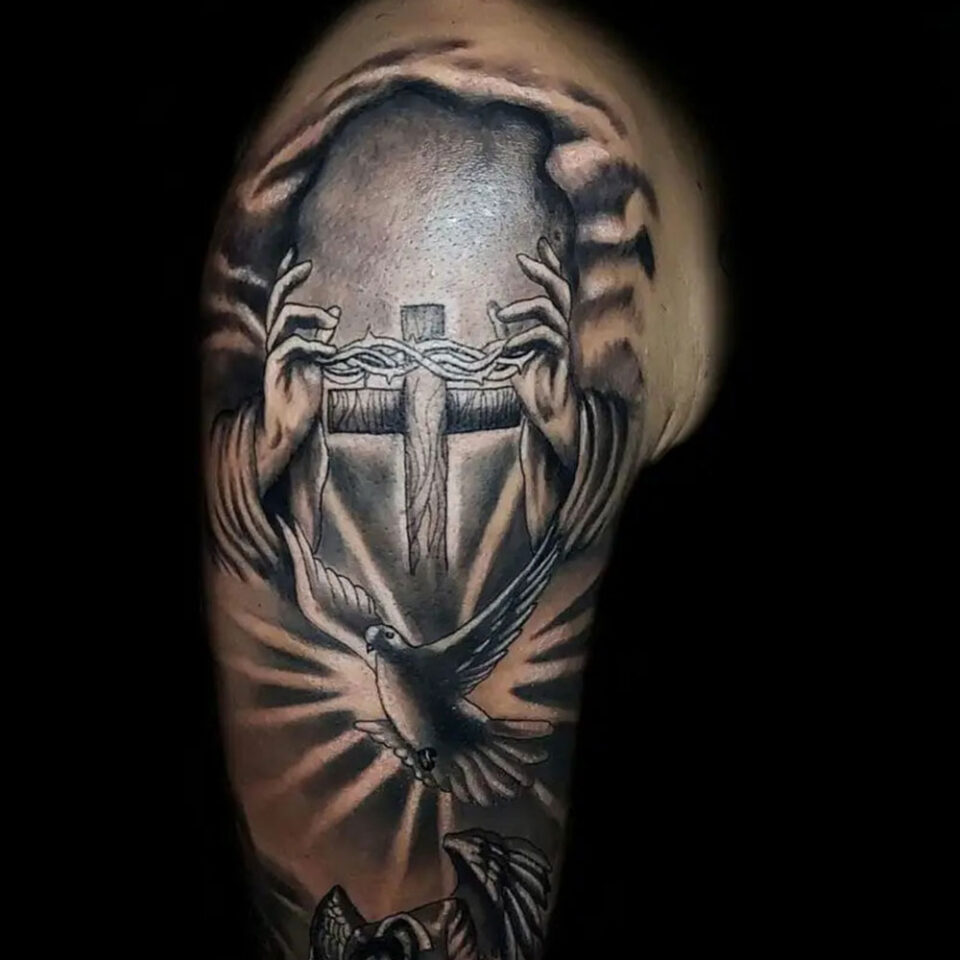 Shoulder Cross Tattoo Source @kovacs.robert.18 via Instagram