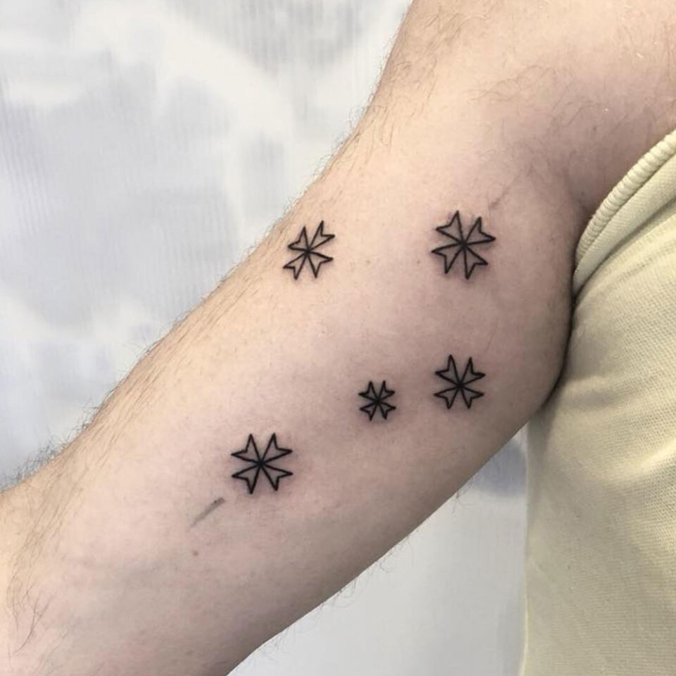 Southern Cross Tattoo Source @blackwidow_tattoostudiomalta via Instagram