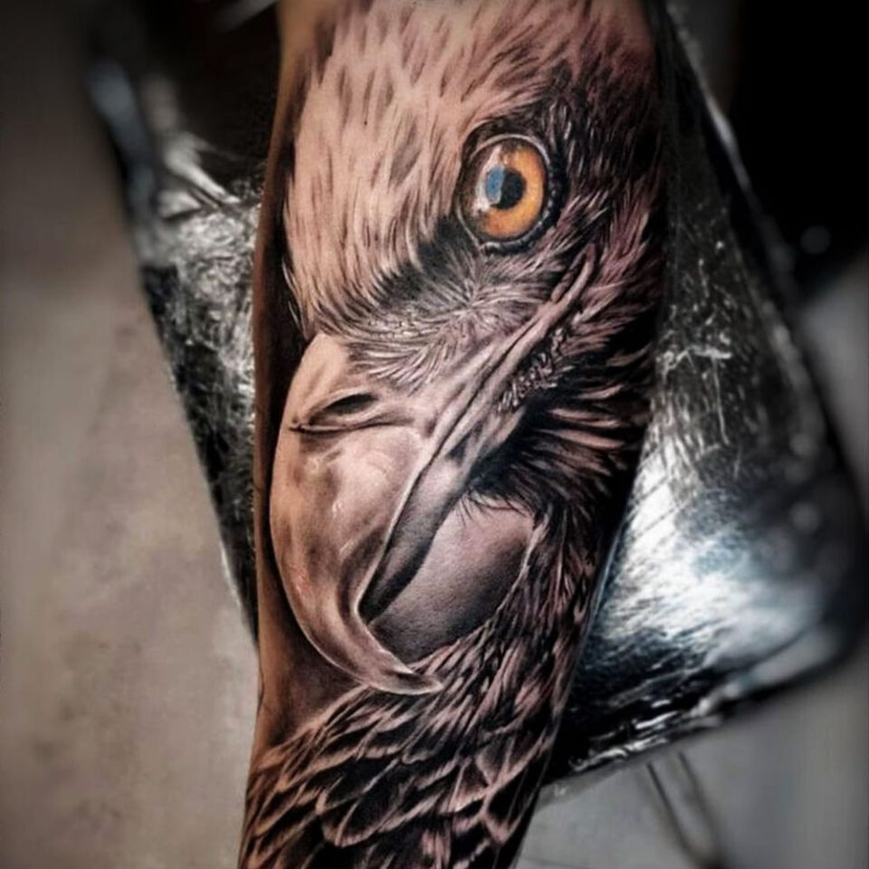 3D-effect Eagle tattoo Source @inkredibletattoos via Instagram