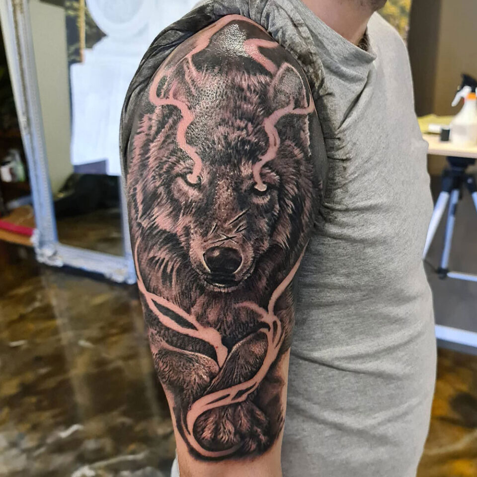 Alpha Wolf Tattoo Source @scotthawthorneink via Instagram