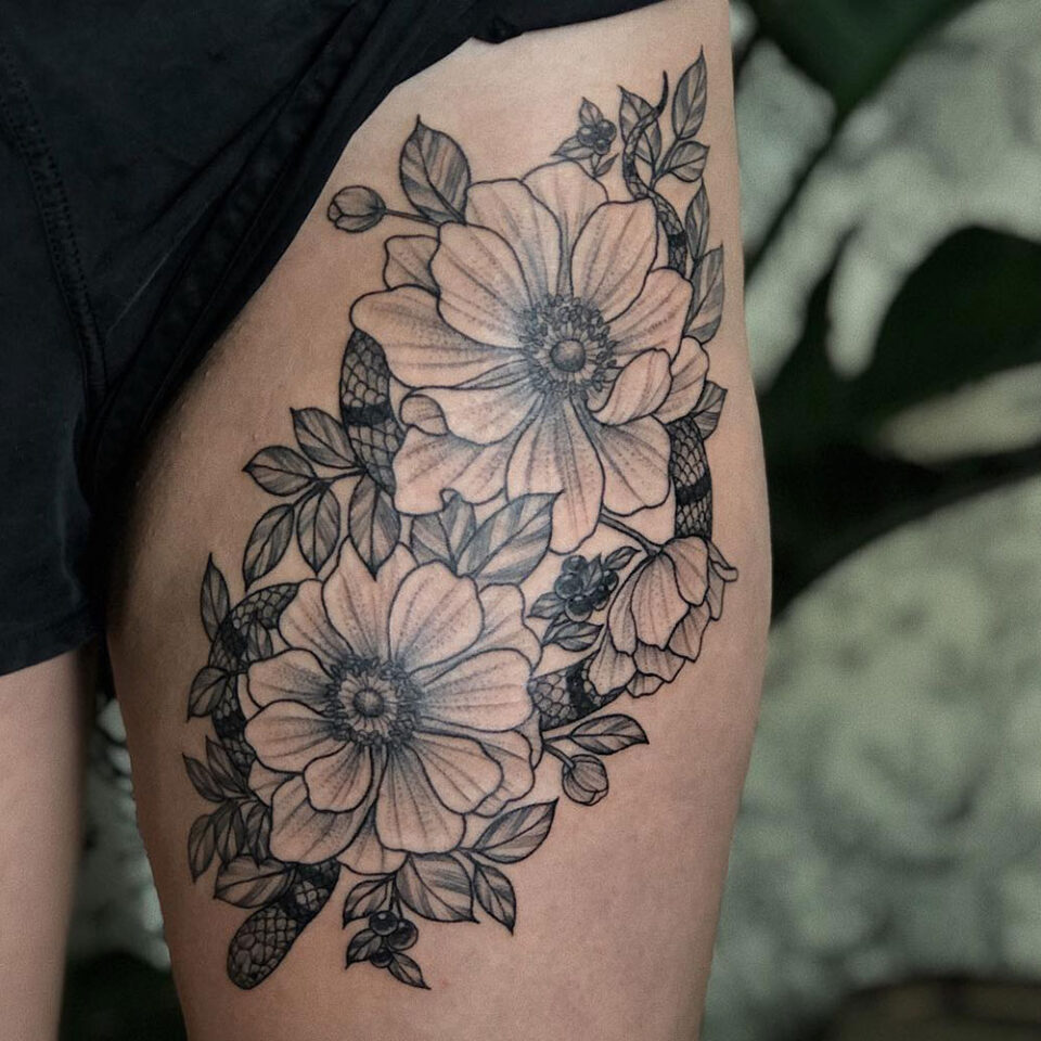 Anemone floral tattoo sourced via IG @jessicadoyle