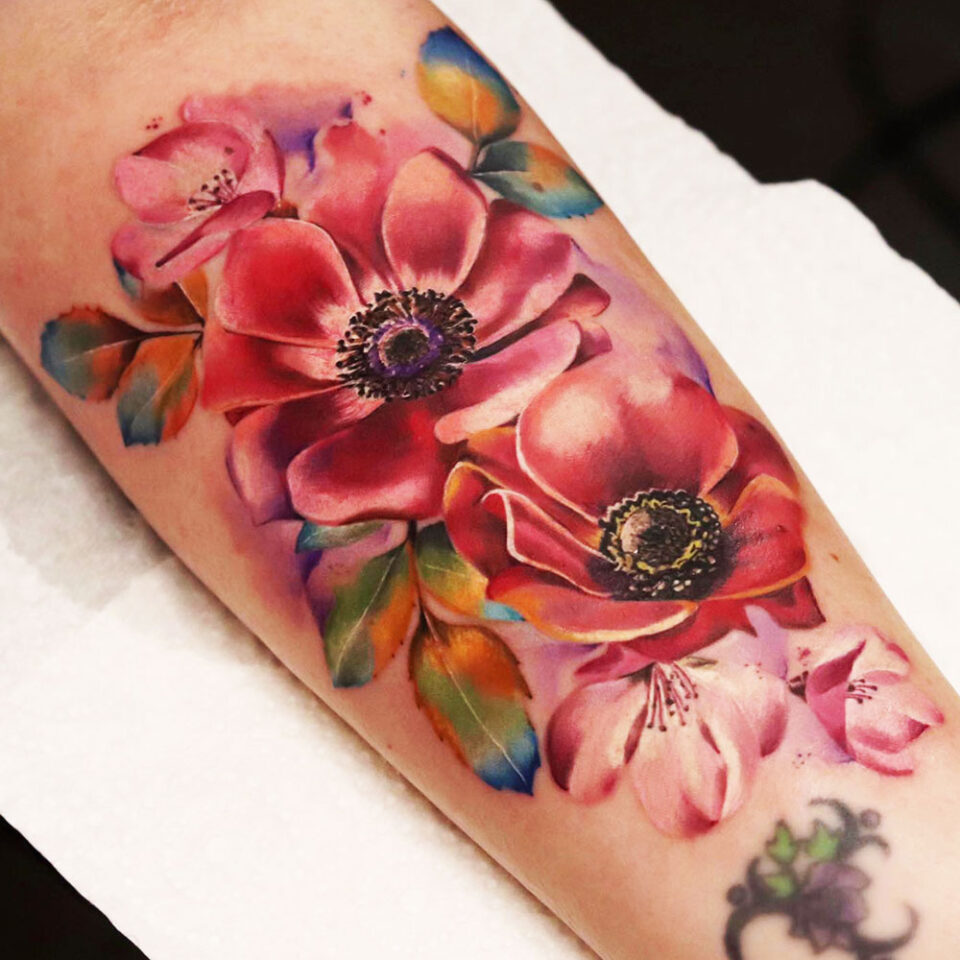 Anemone floral tattoo sourced via IG @v_lunatattoo