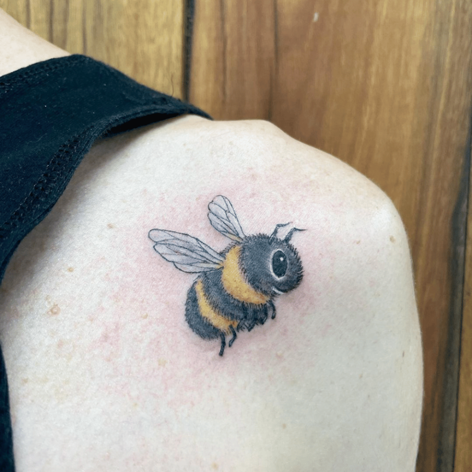 27 Precious Bee Tattoo Ideas to Inspire You (Men & Women) in 2023