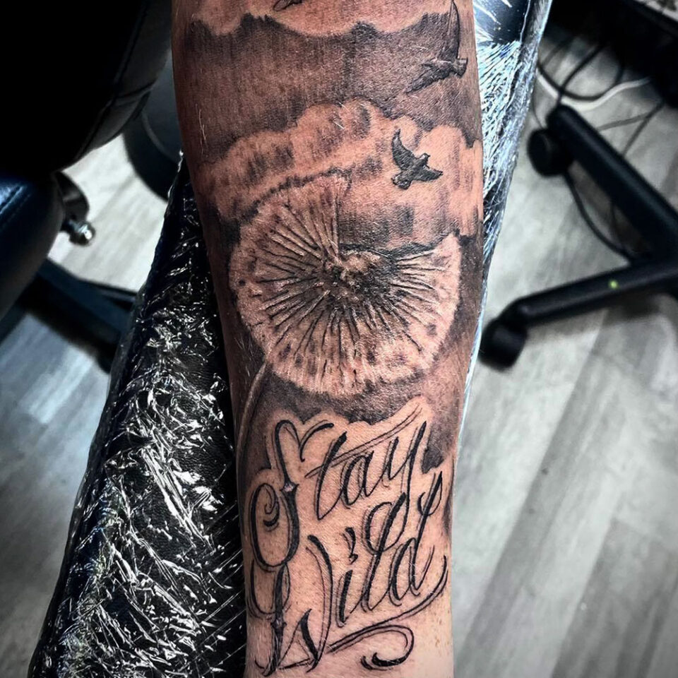 Dandelion floral tattoo sourced via IG @deathorglorycb
