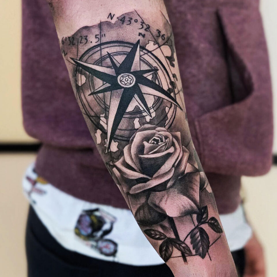 Floral compass tattoo sourced via IG@_krakentattoo_