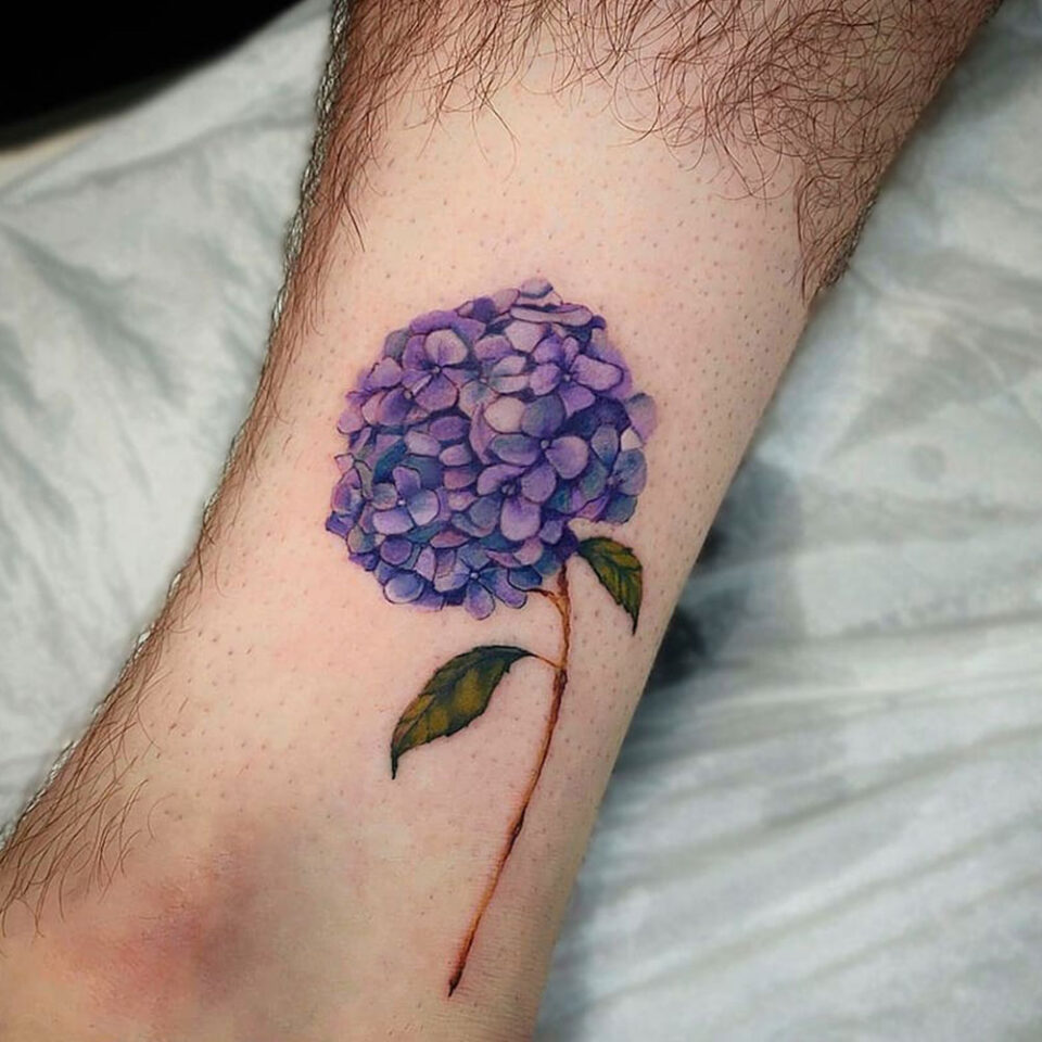 Hydrangea floral tattoo sourced via IG @carlotta.scomazzon