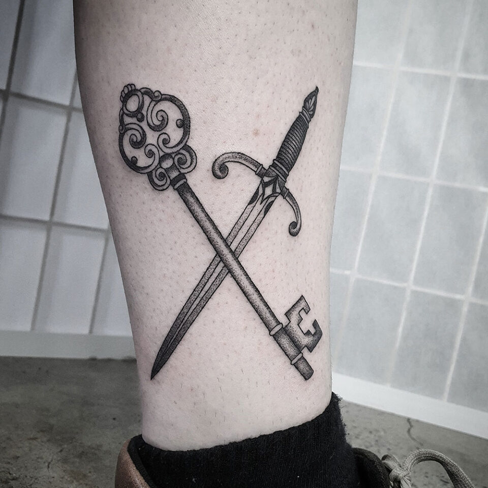 Sword and Key Tattoo Source @siarnthecatwitch via Instagram