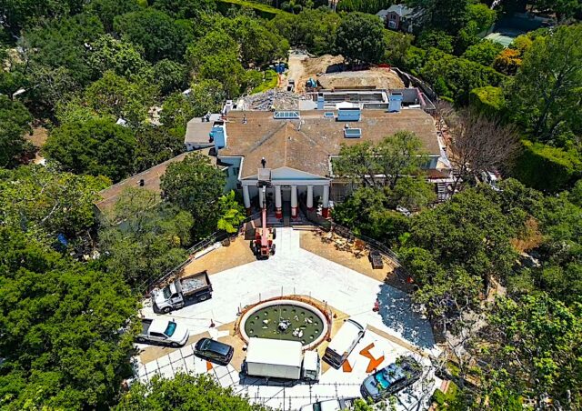 Jeff Bezos Building $270m Beverley Hills Mega-Mansion For New Wife