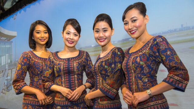 Singapore Airlines One-Ups Emirates By Giving Staff 8-Month Bonus