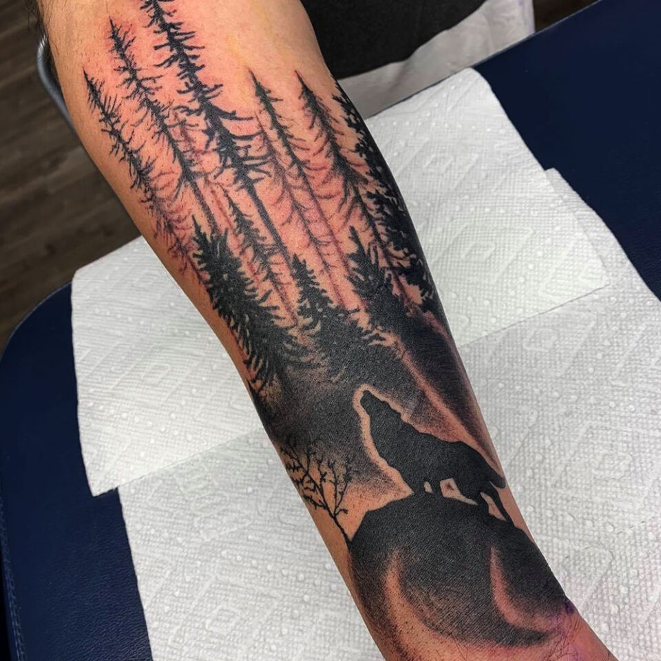 wolf and tree tattoo Source @krebopolis via Instagram