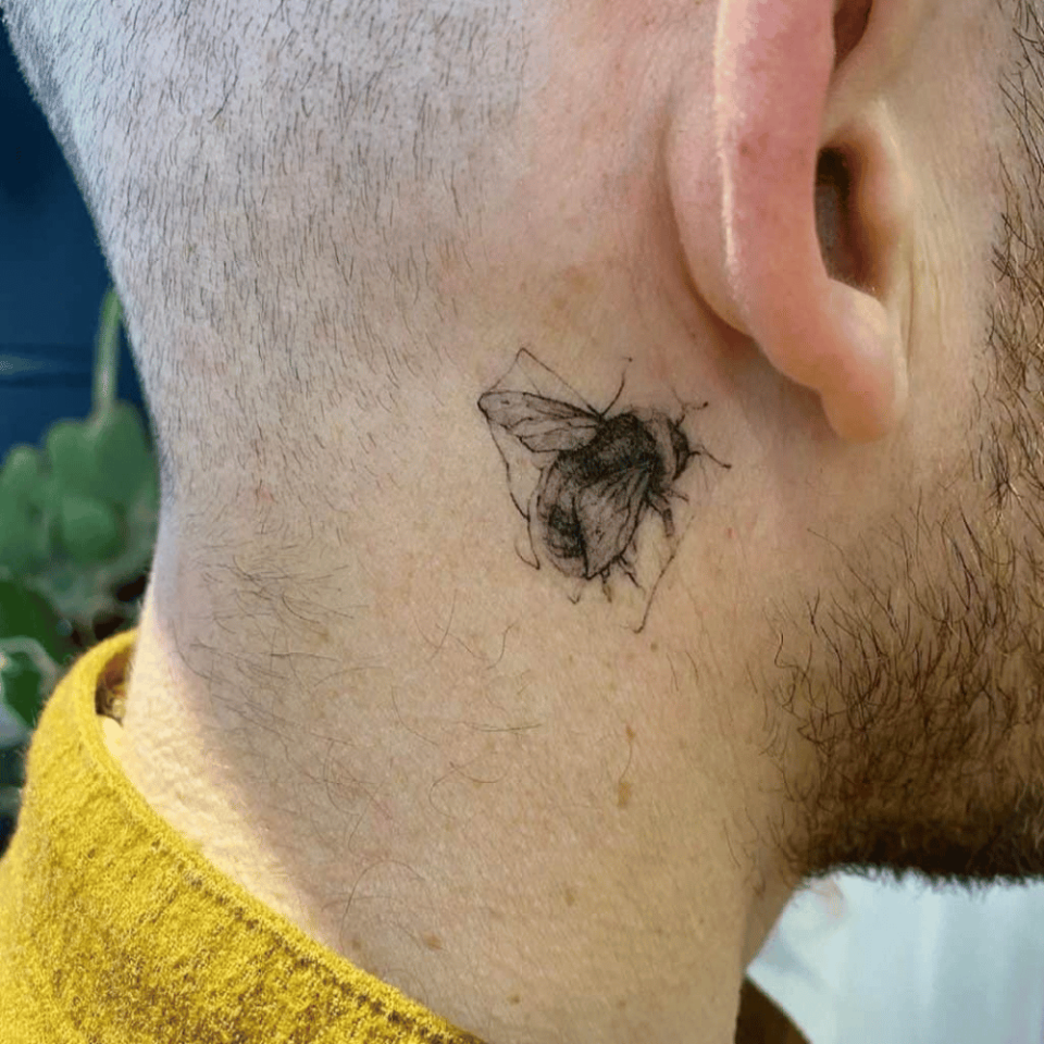 60+ Beautiful Bumblebee Tattoos Ideas