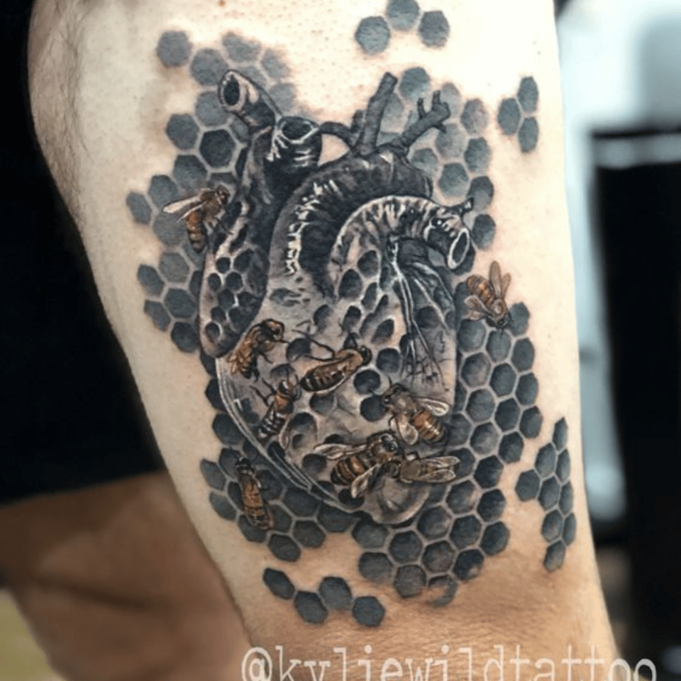Anatomical Heart Bee Tattoo Source kylie.heslop.tattoo via Instagram