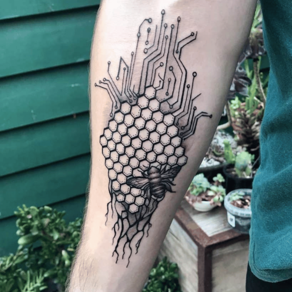 Bee Making Honey Tattoo Source @amaterstein_art via Instagram