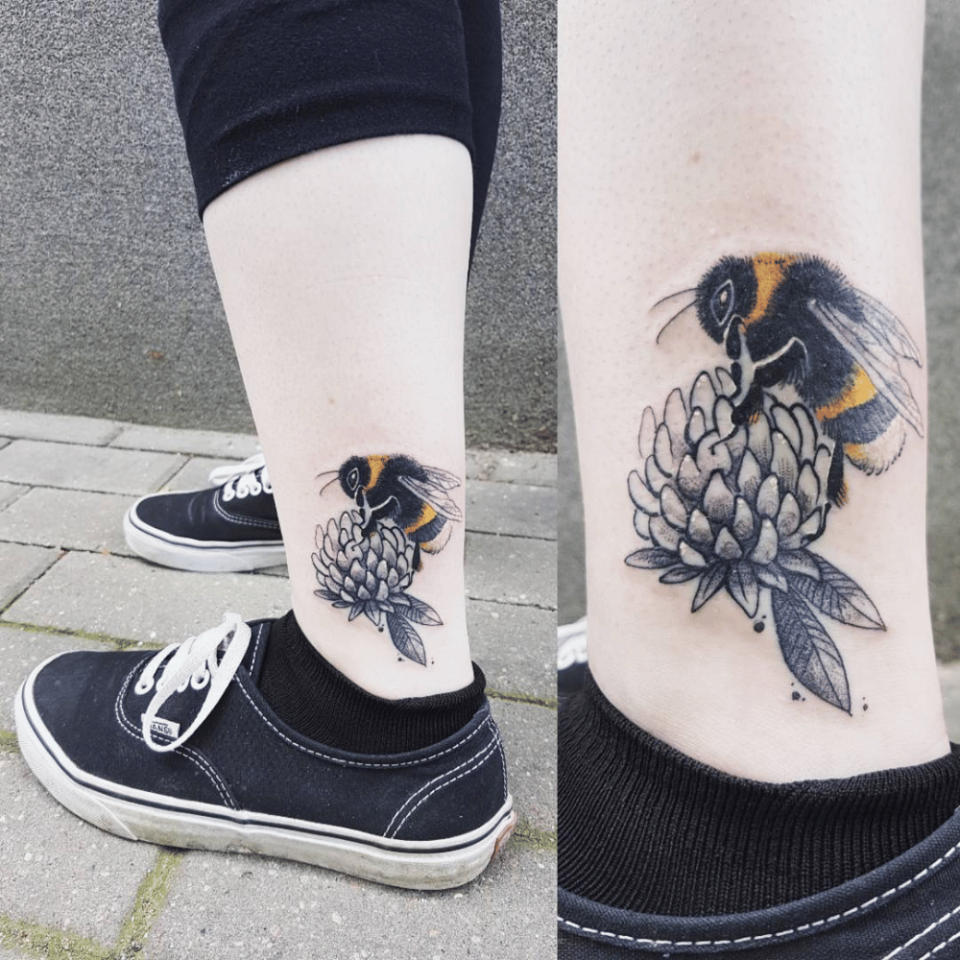 Bee With Clover Flower Tattoo Source @makabrotka via Instagram