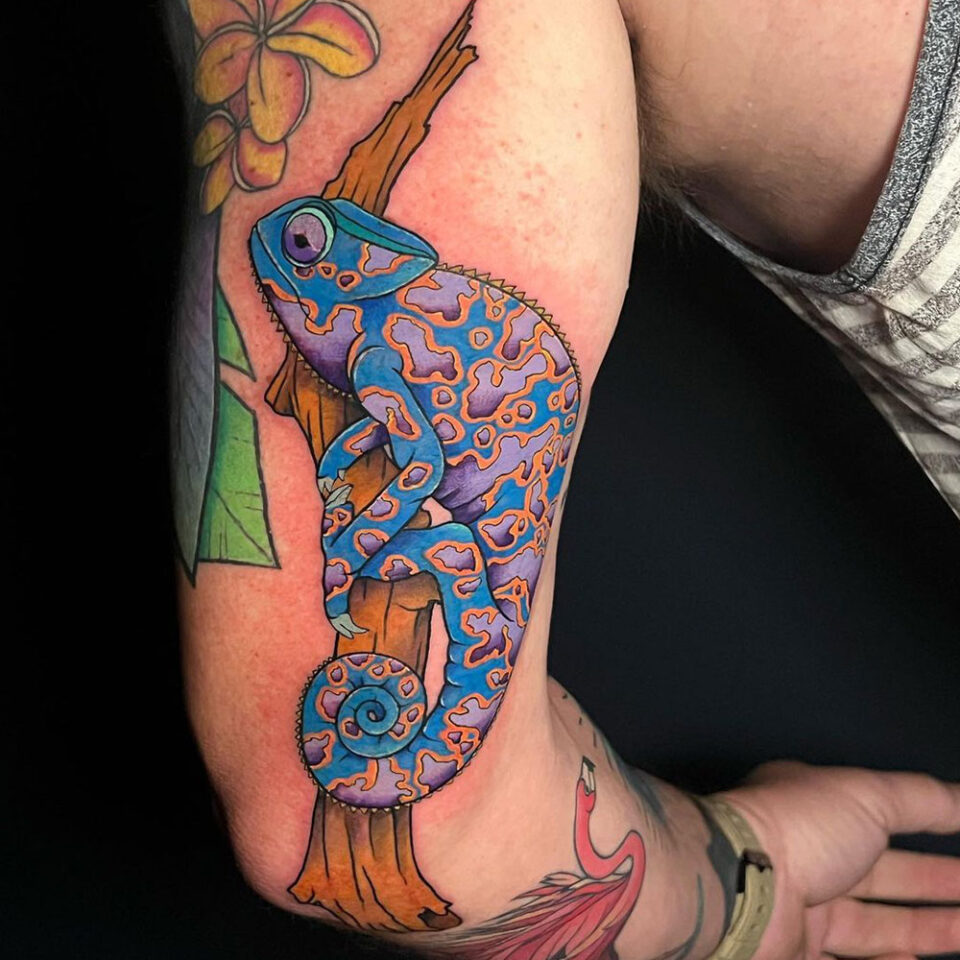 Chameleon Changing Colors Pet Tattoo Source @mrartistpainterman Instagram