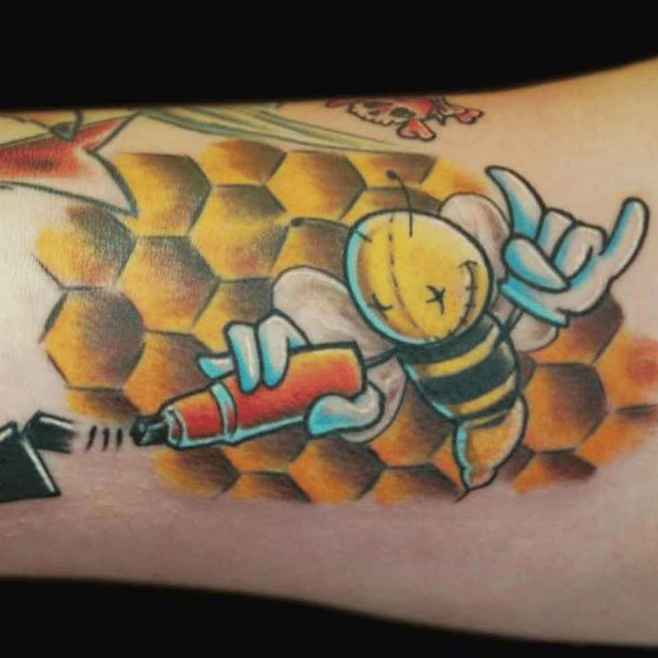 Graffiti-Style Bee Tattoo Source @deviantart.com by Eukee