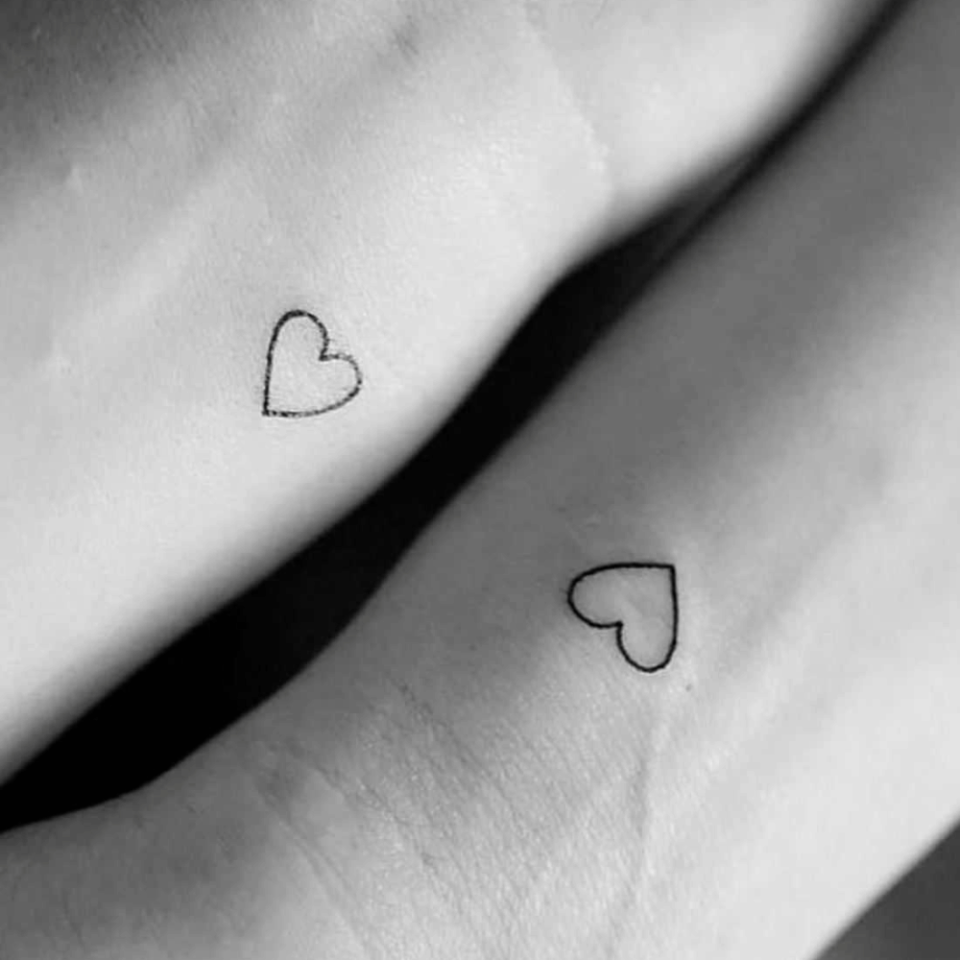 Heart Outline Matching Tattoo Source @Kathy_tattoo via Instagram