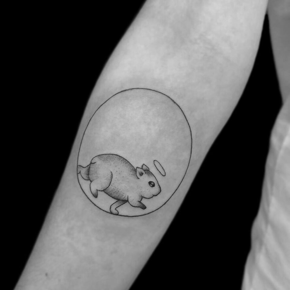 Fonte minimalista de tatuagem de hamster para animais de estimação @tattooleme via Instagram