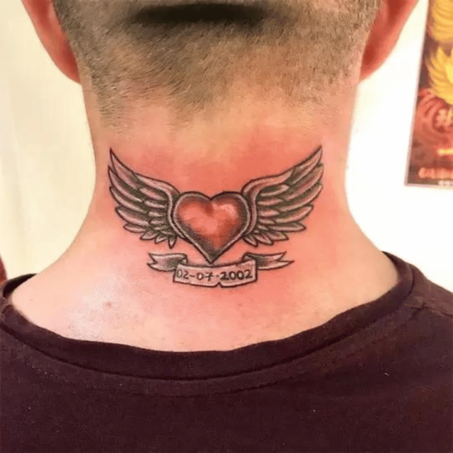 Fonte de tatuagem de pescoço de voo de Winged Heart Love @ allabouttattoo.com