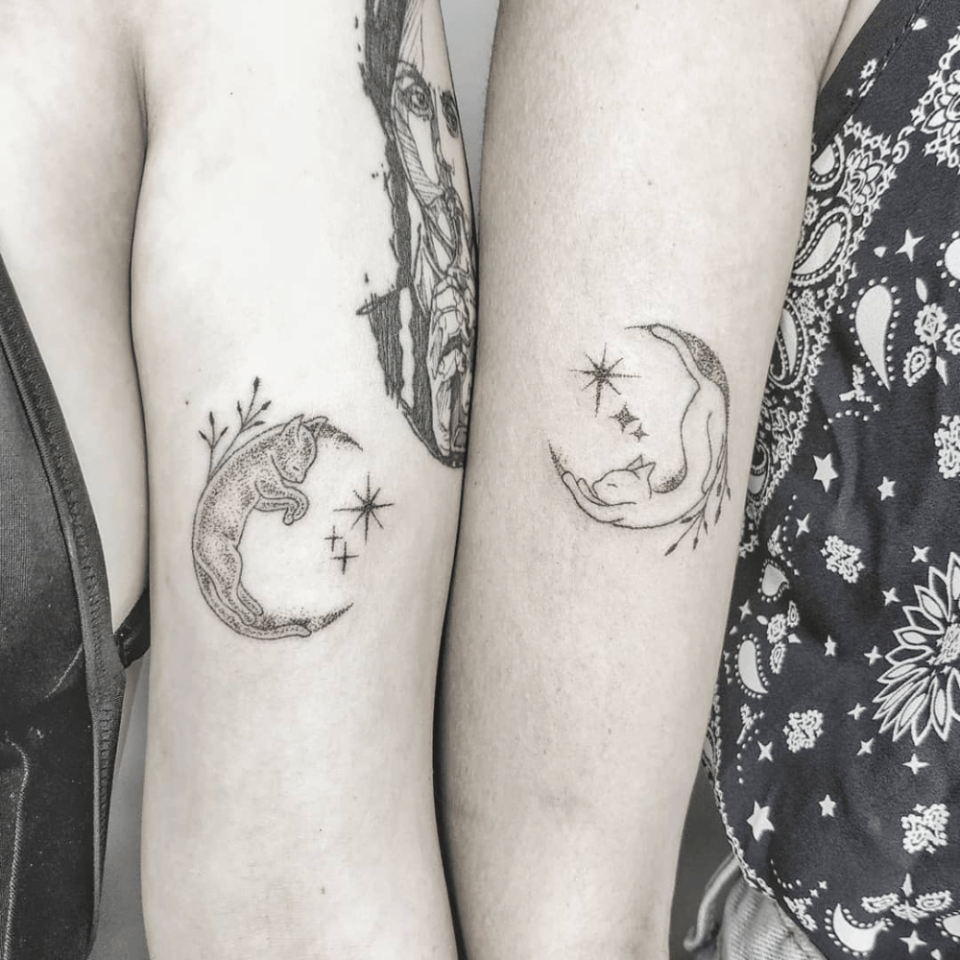 Yin Yang Cats Matching Tattoo Source @viona_mallory via Instagram