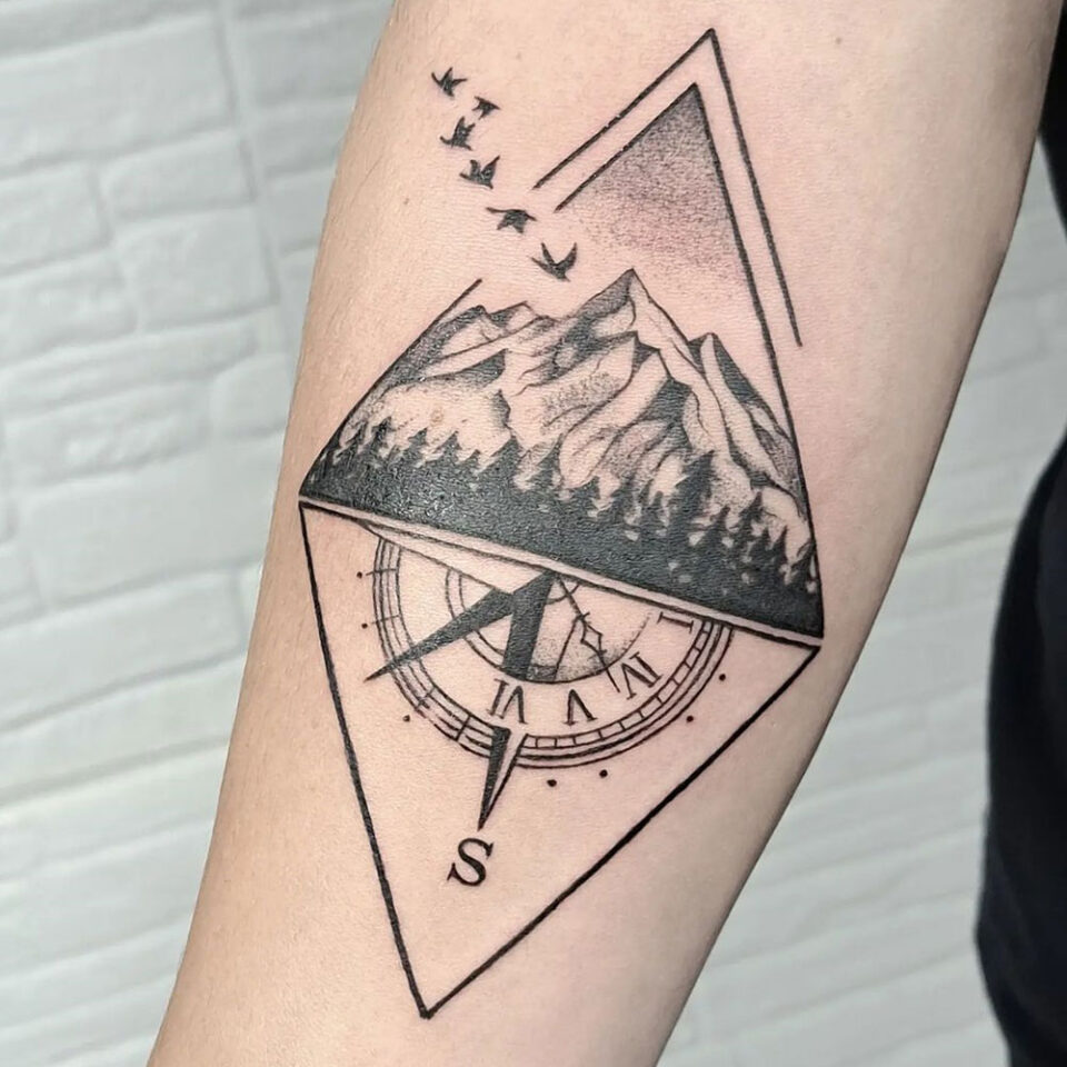 time and compass tattoo Source @queenofspadessx via Instagram