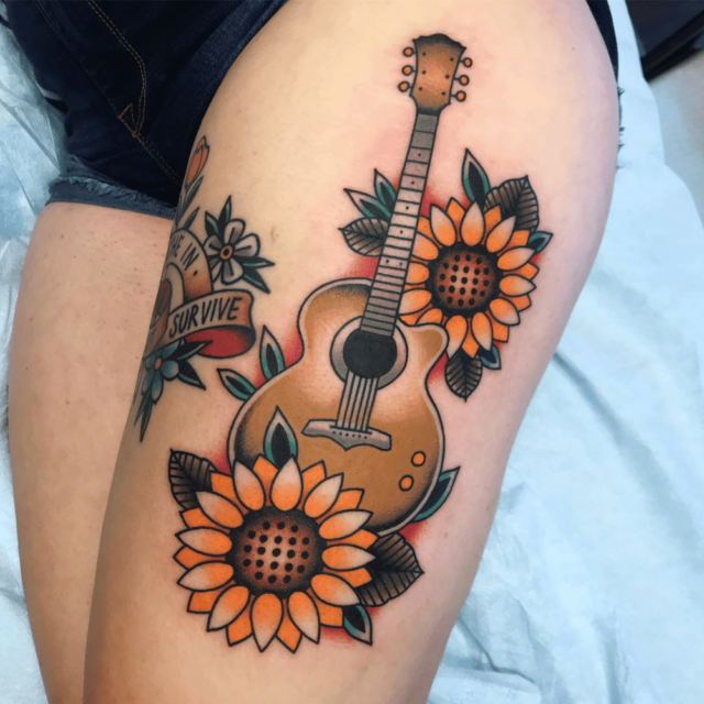 Guitarra Girassol Tatuagem Fonte @tonytrustworthy via Instagram