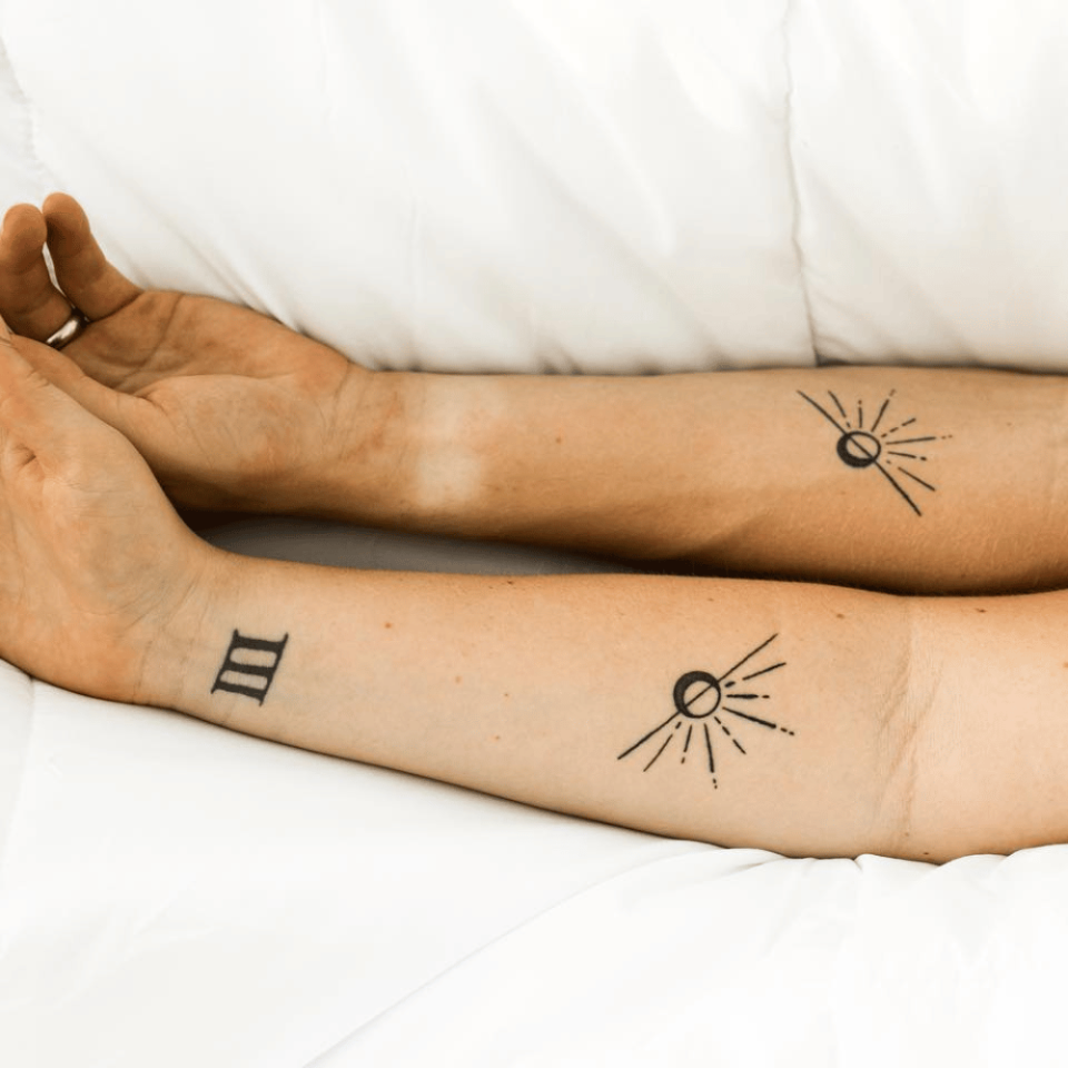 Sunrise_Sunset Matching Tattoo Source @capturedbyktphoto via Instagram