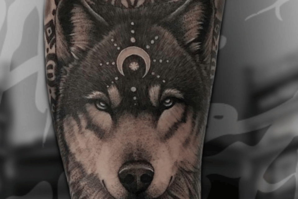 Wolf Mandala Tattoo Source @dynamictattooca via Instagram
