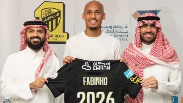 Brazilian Footballer Presented With Extravagant Rolex By Saudi Journalist; Immediately Drops It