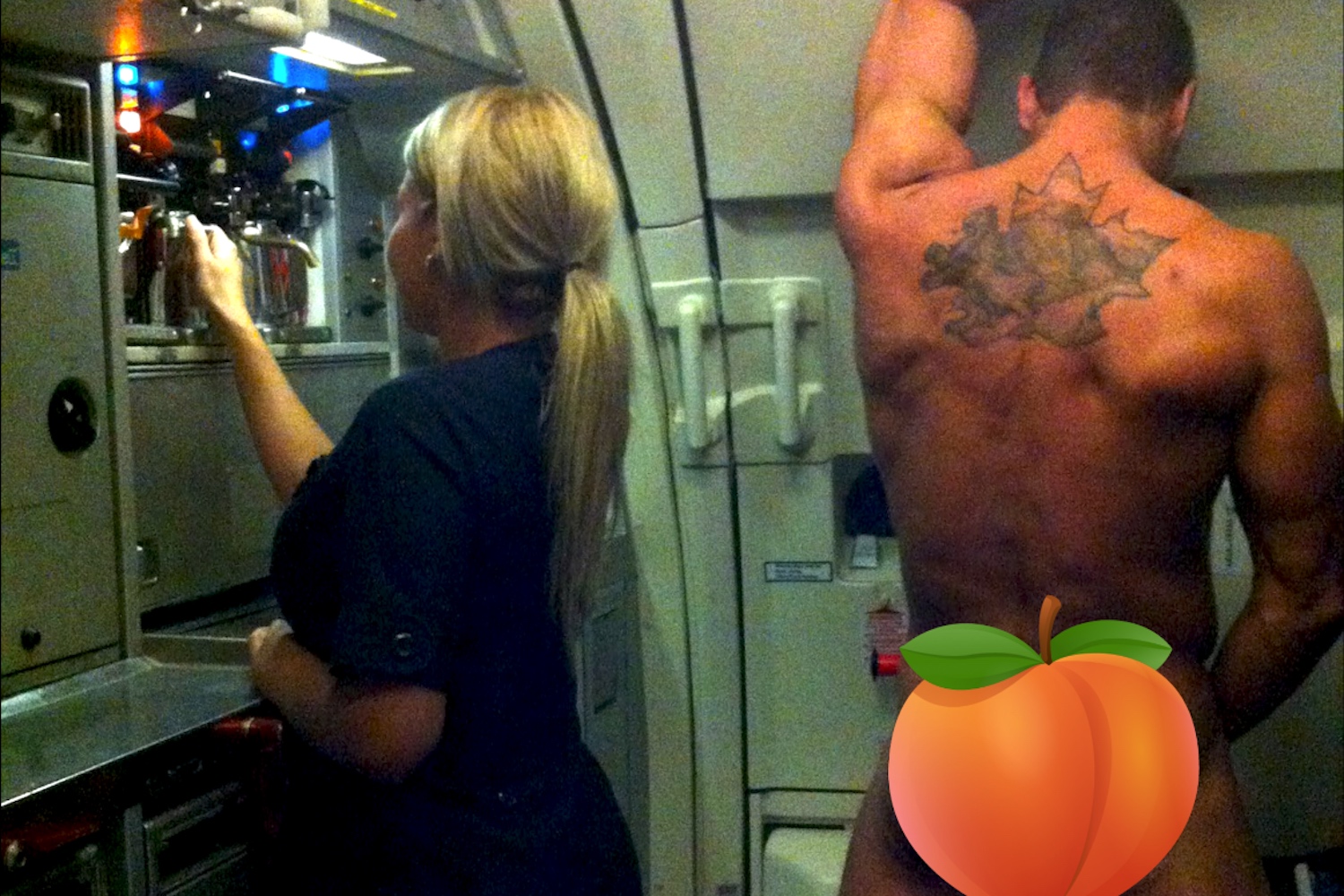 Spanish Model Brent Ray Fraser Takes Nude Photos During Commercial Flight  With Help From Airline Staff - DMARGE