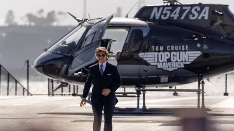 ‘Top Gun’ Star Glen Powell Reveals Tom Cruise Has A Sick Sense Of Humour With Dangerous Near-Death Stunt
