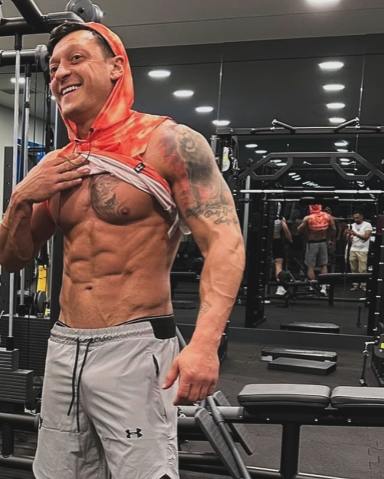 Mesut Ozil Body Transformation Raises Steroid Use Questions By Fans